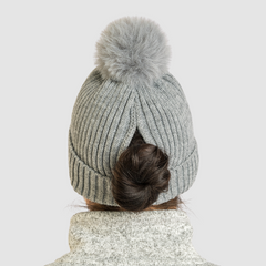 Person wearing a Magni-Strip® Bobble Hat Grey